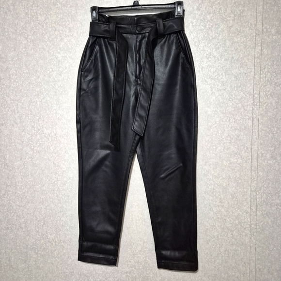 Express Pants - Express Black Ankle Cropped Pants Sleek Design..SIZE:8R